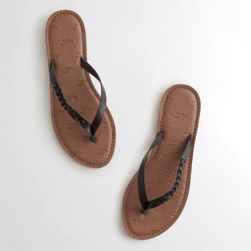 Hollister Braided Faux Leather Flip Flops in Black